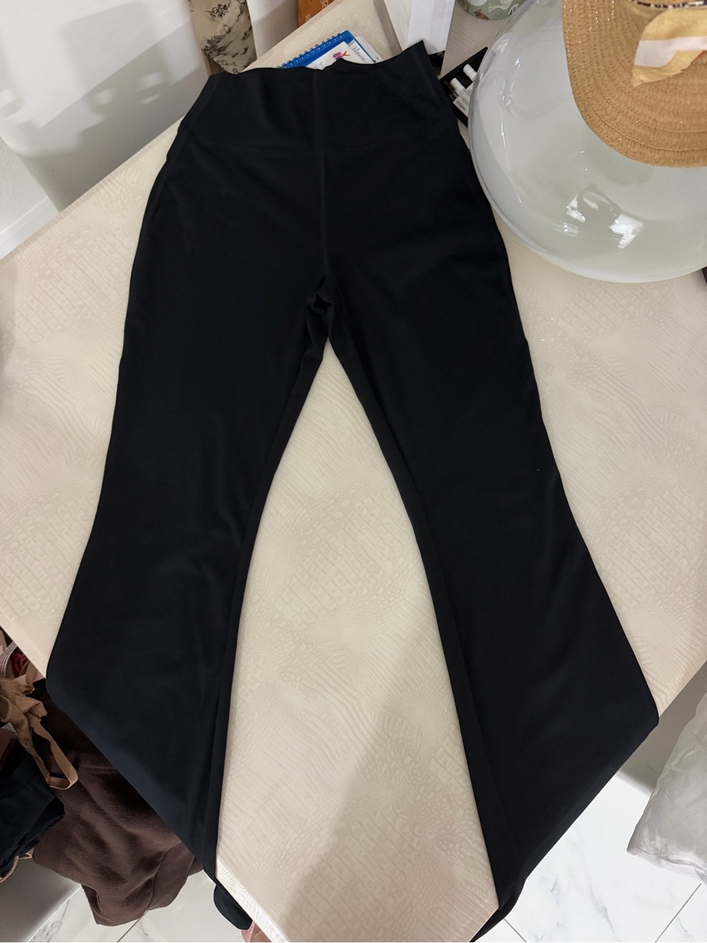 Fashion Nova Black High-Waist Flared Leg Pants no size but fit Small